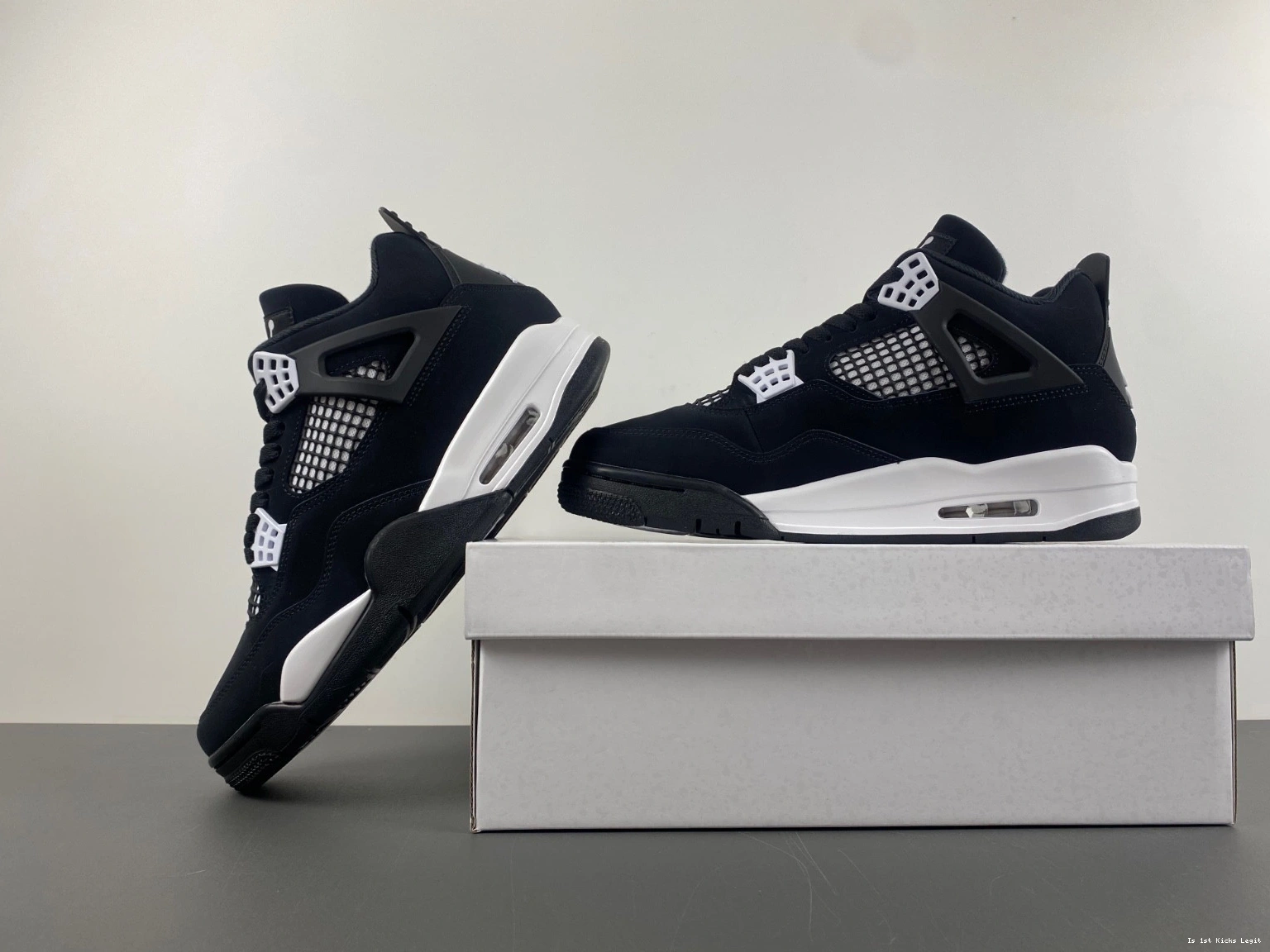 4 THUNDER JORDAN AIR RETRO FQ8138-001 'WHITE 0524